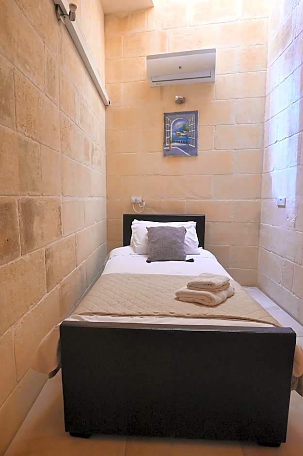 The Cloisters Bed And Breakfast
