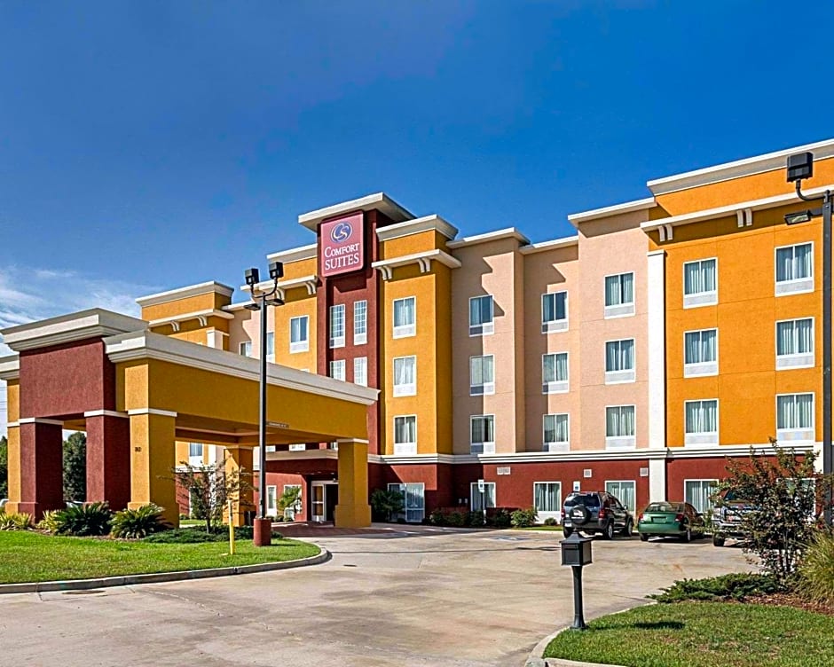 Comfort Suites near Tanger Outlet Mall