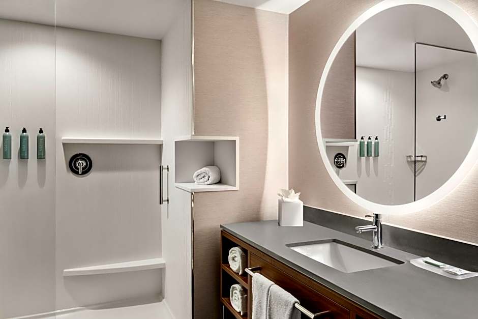 Courtyard by Marriott Milwaukee Brookfield at Poplar Creek