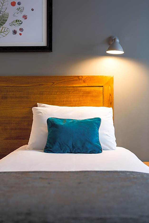 White Hart by Chef & Brewer Collection