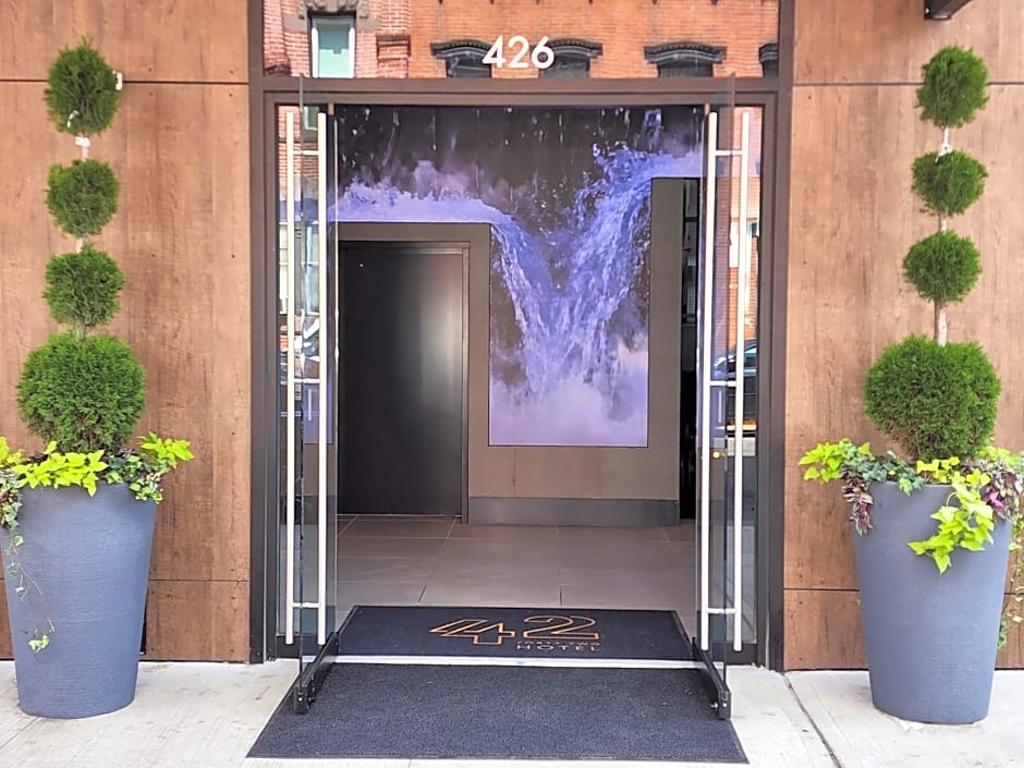 42 Hotel Williamsburg