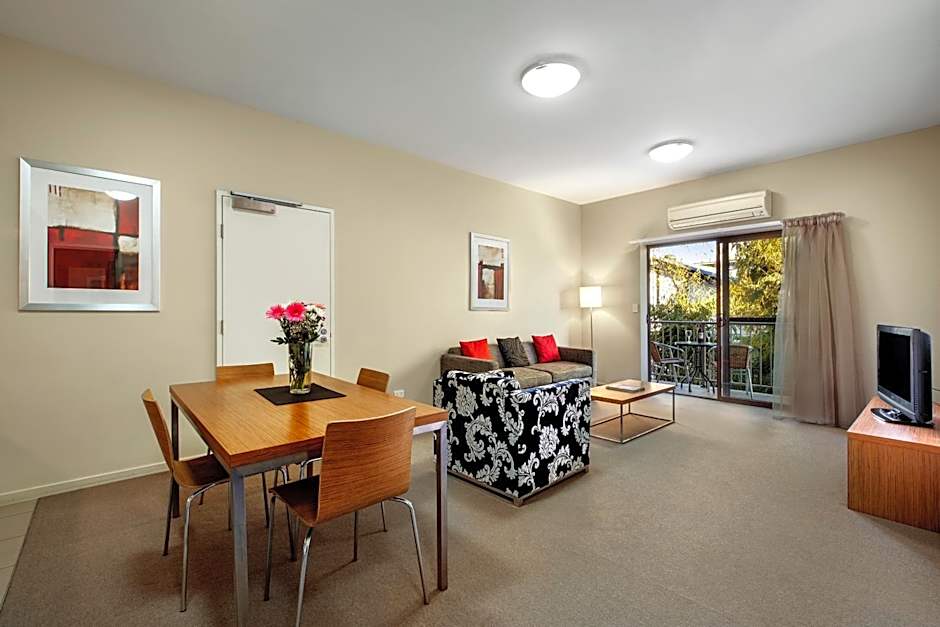 Gladstone Downtown Central Apartment Hotel Official