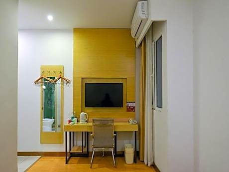 GreenTree Inn Dalian Dalian North Railway Station Express Hotel