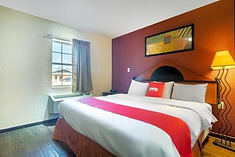 Premium King Bed with Kitchenette