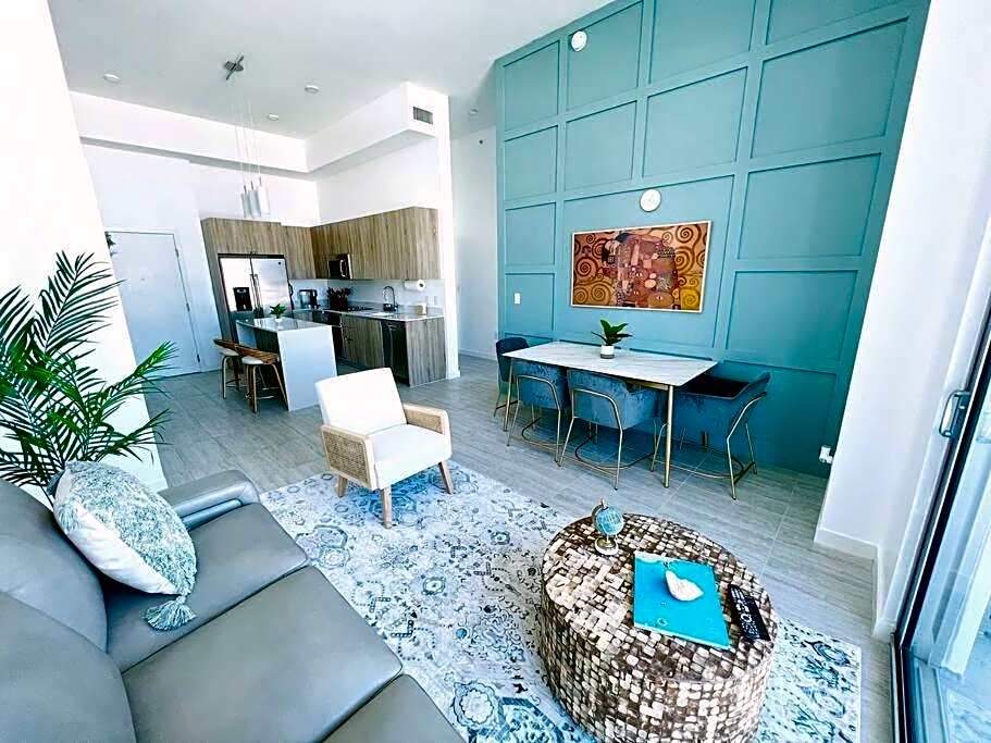 Sleek 2BD 2BA Condo In Miami Design District