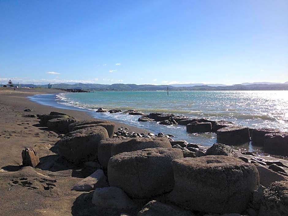Harbour View Motel on Ahuriri Beach in Napier NZ with sea view suites