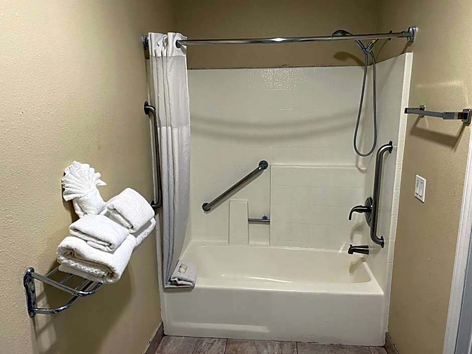 Quality Inn Near Downey Studios
