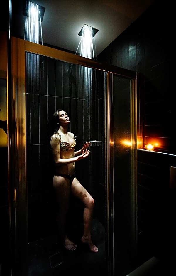 Q Hotel