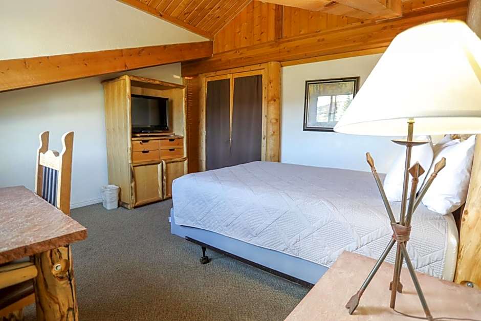 The Boulder Creek Lodge