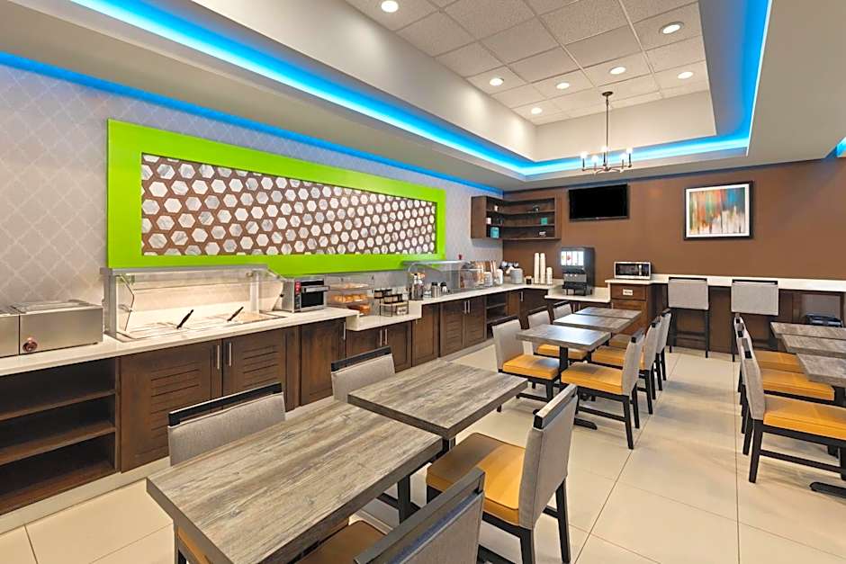Ramada by Wyndham El Paso