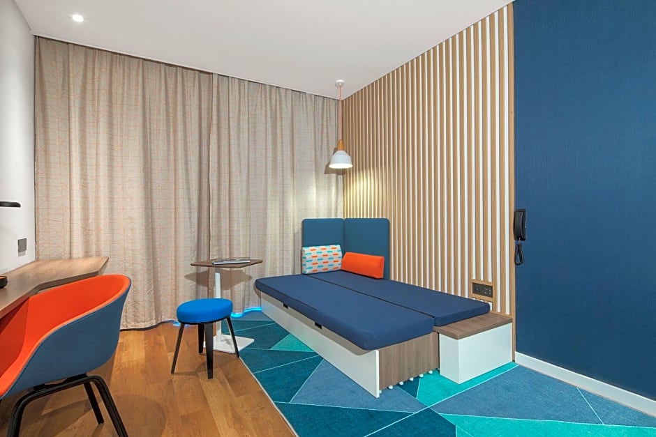 HOLIDAY INN EXPRESS Shanghai Tourism Zone