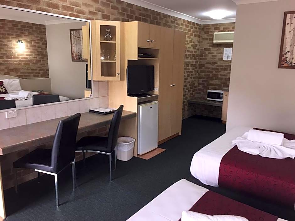 Country Gardens Motor Inn