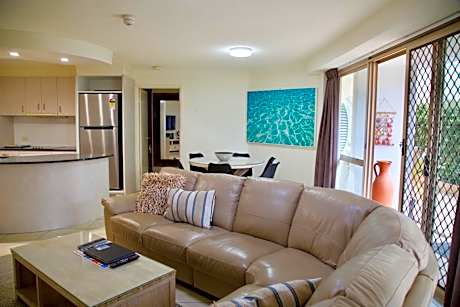 Three-Bedroom Courtyard Apartment