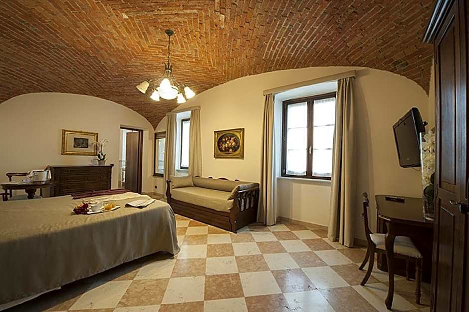 Photo 1 of 4 of Junior Suite