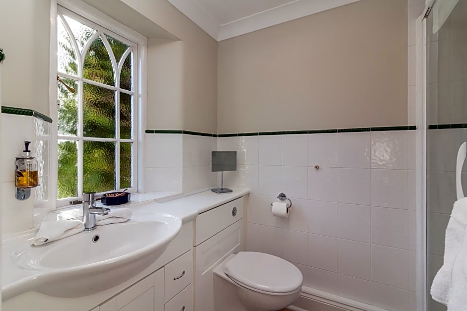 The Lynch Country House