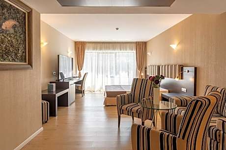 Executive Suite with Spa Bath