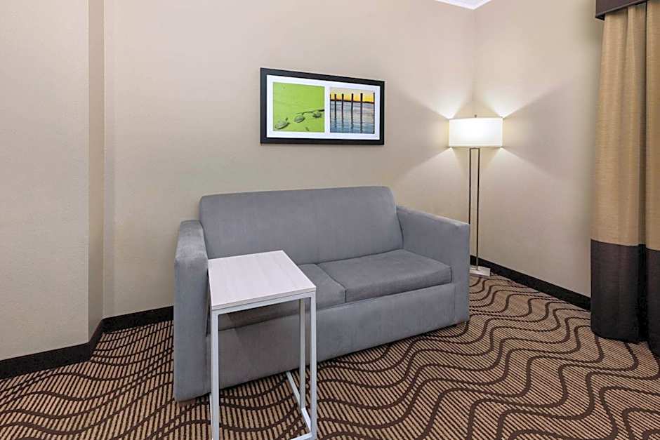 La Quinta Inn & Suites by Wyndham Houma