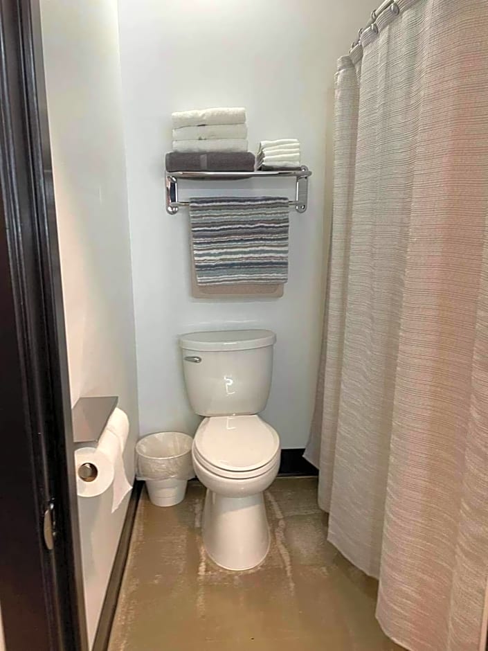 Pet Friendly Suite For Seven Near Six Flags