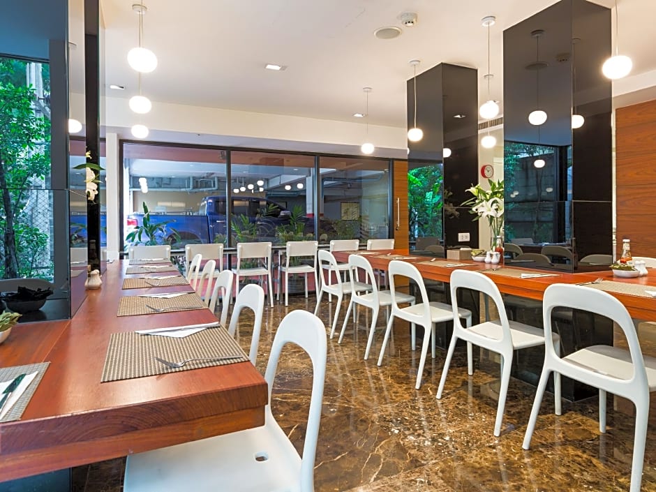 S33 Compact Sukhumvit Hotel