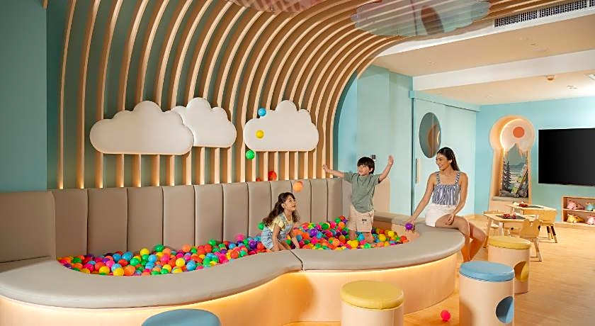 Novotel Living Bangkok Sukhumvit Legacy