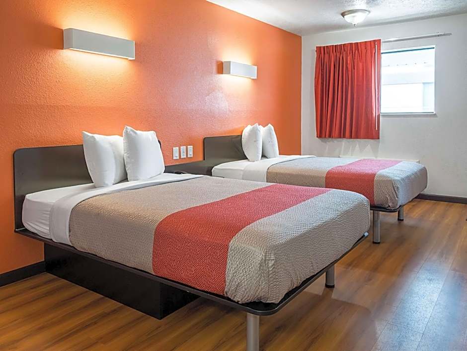 Motel 6-Columbus, OH - OSU