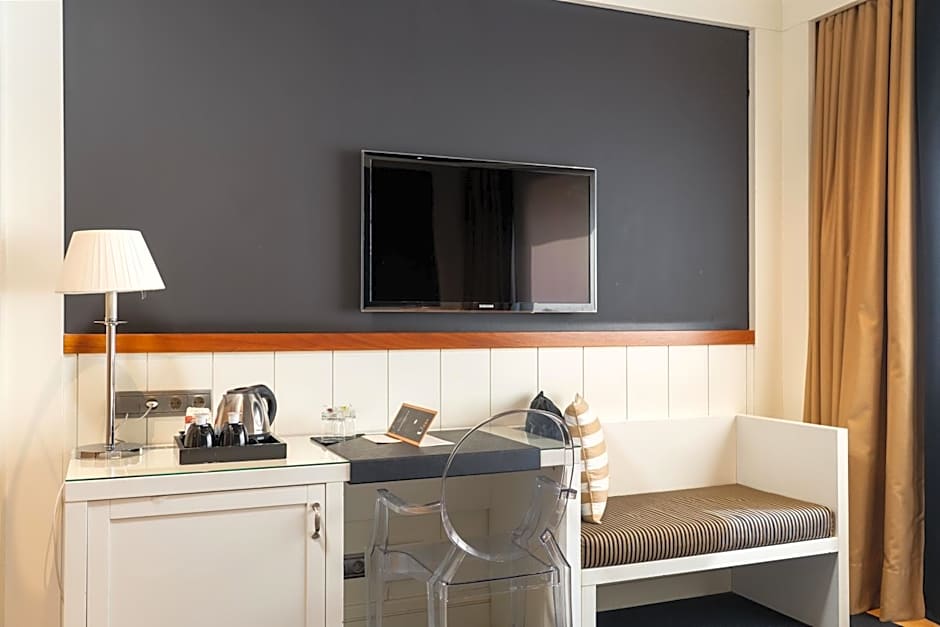 U232 Hotel