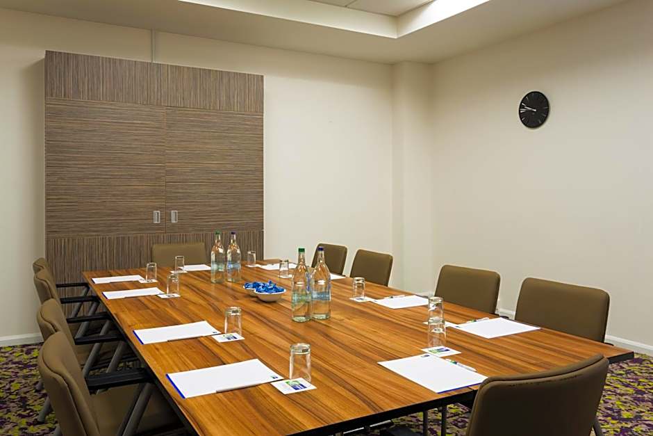Holiday Inn Express Harlow By IHG