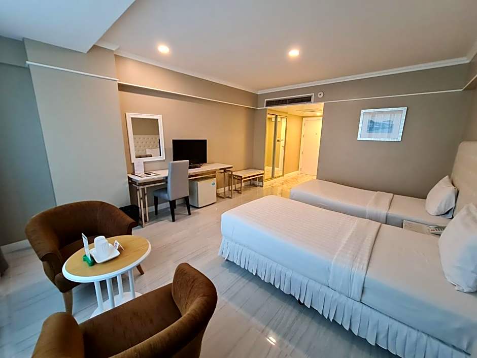 Chaisaeng Palace Hotel