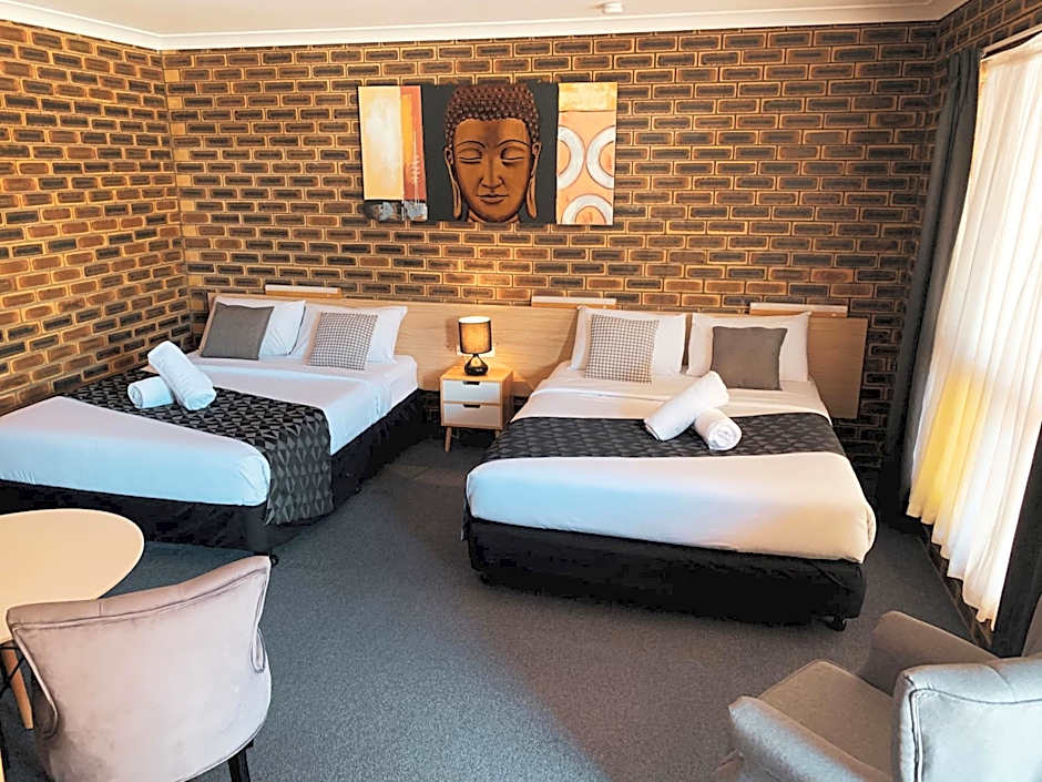 Squatters Homestead Motel