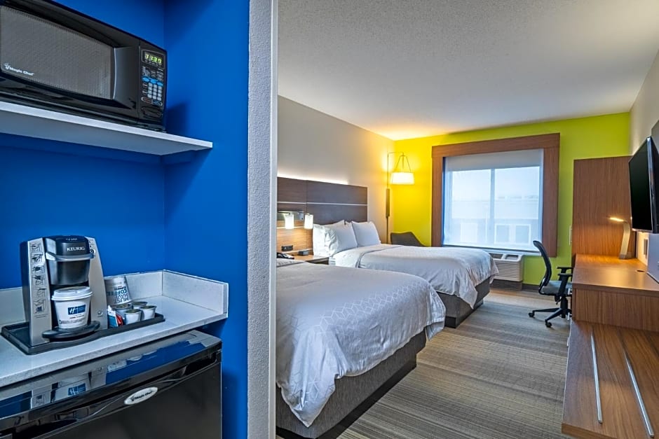 Holiday Inn Express Hotel & Suites Woodbridge by IHG