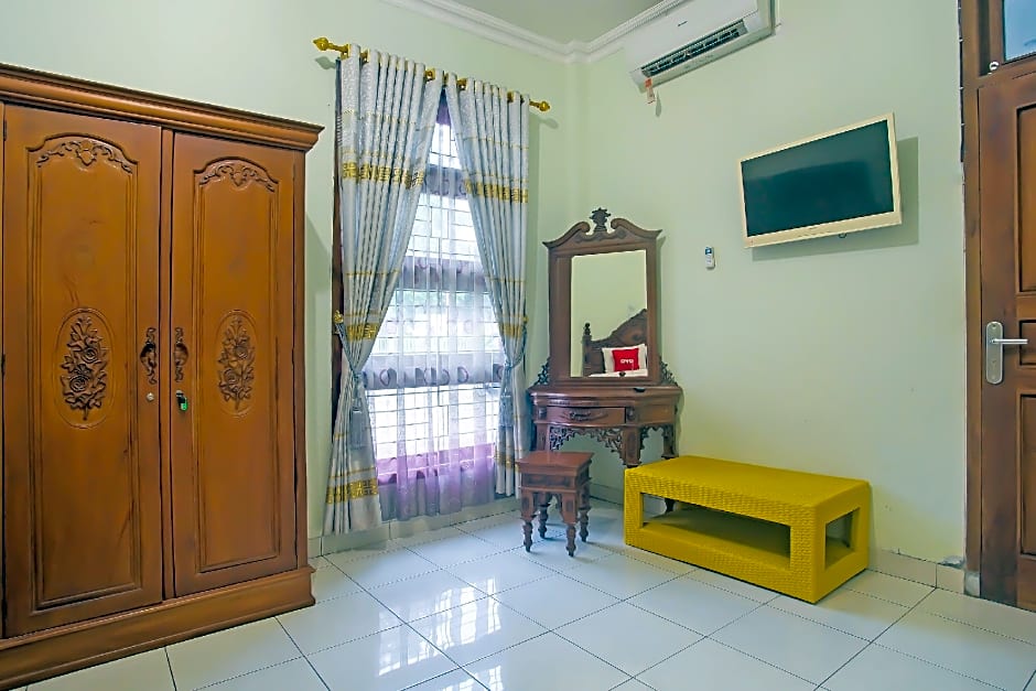 OYO 1804 Guest House Oema'h Opa