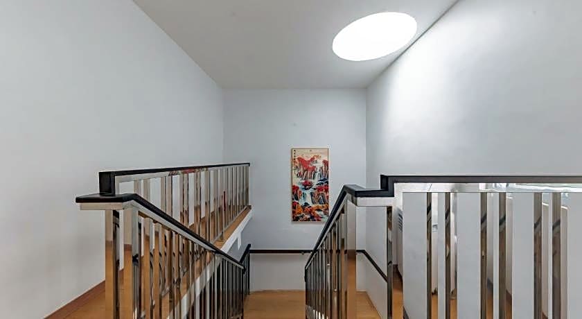 Urbanview Hotel R House Batuaji