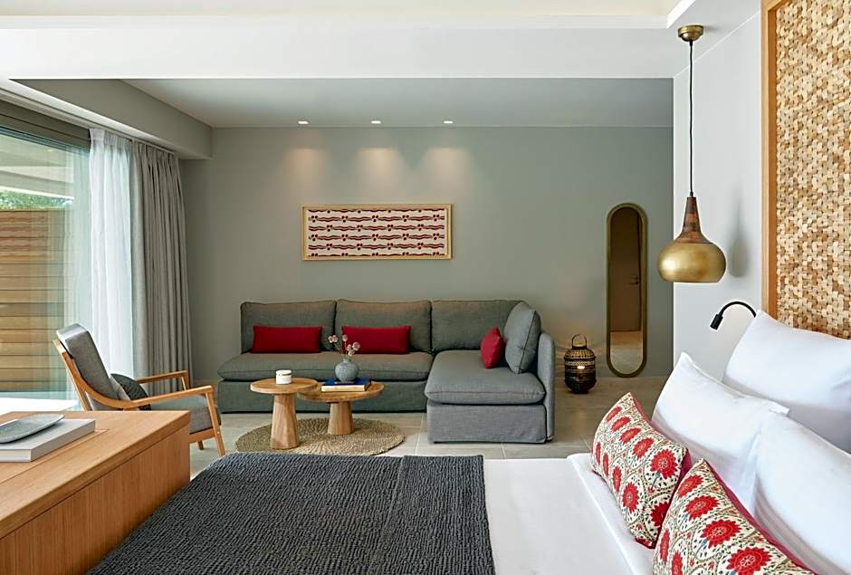 Elix, Mar-Bella Collection