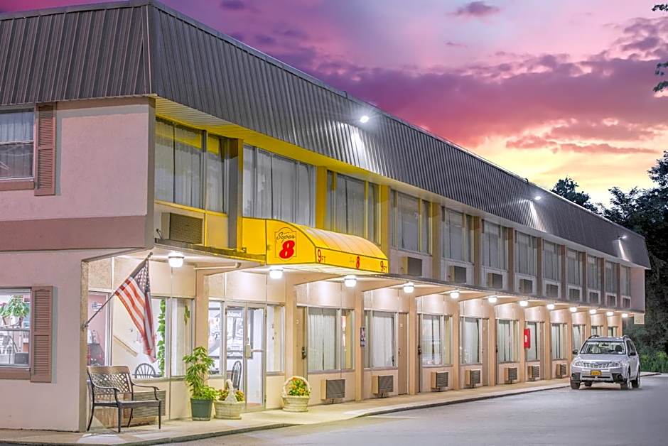 Super 8 by Wyndham Ashland