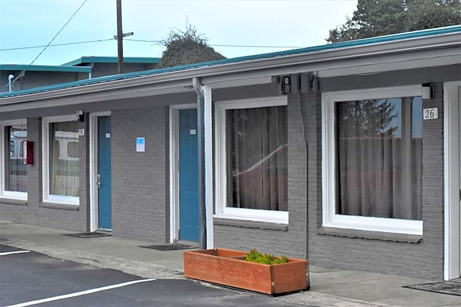 Blue Coast Inn & Suites