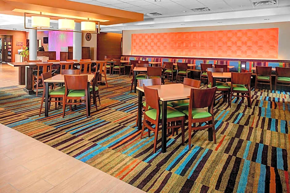 Fairfield Inn & Suites by Marriott Lansing at Eastwood