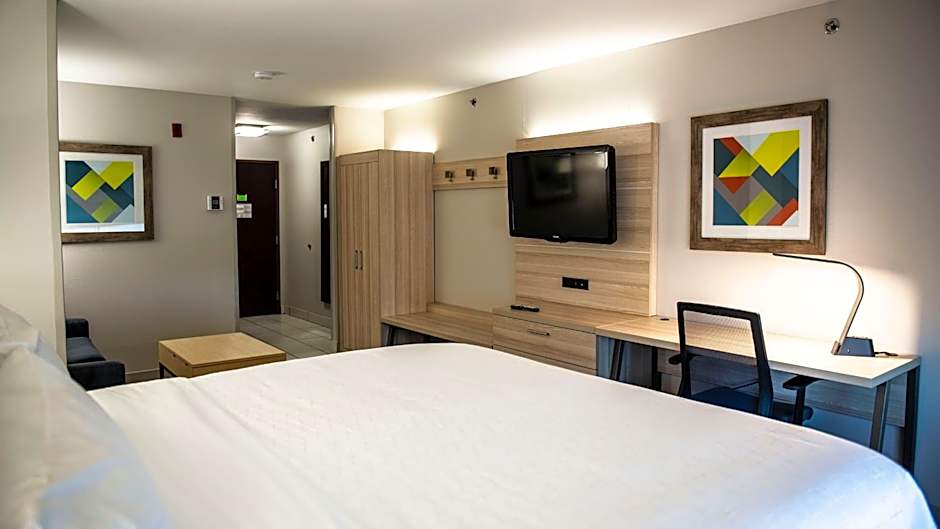 Holiday Inn Express Hotel & Suites Sedalia By IHG