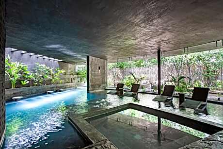 Luxe Jungle Apt 10min To Beach Hot Tub King
