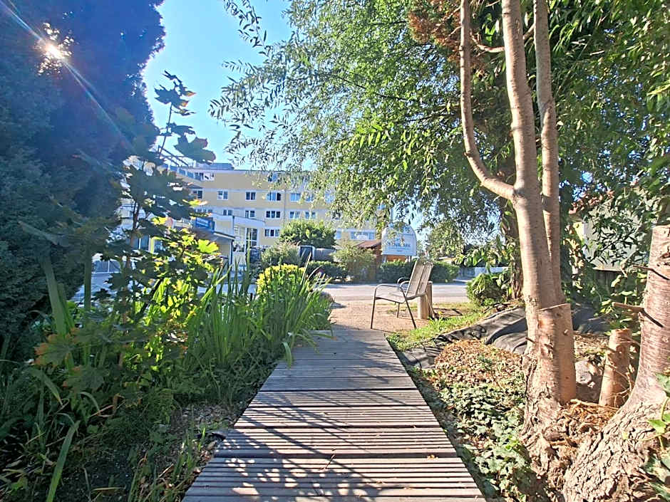 NOVAPARK Flugzeughotel Graz