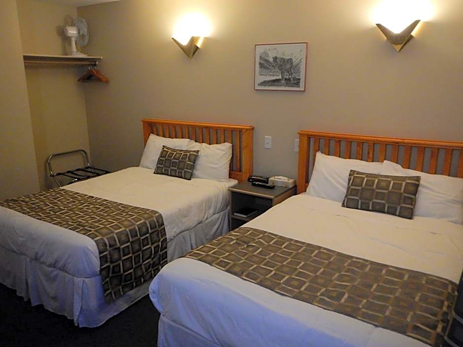 Fernie Slopeside Lodge