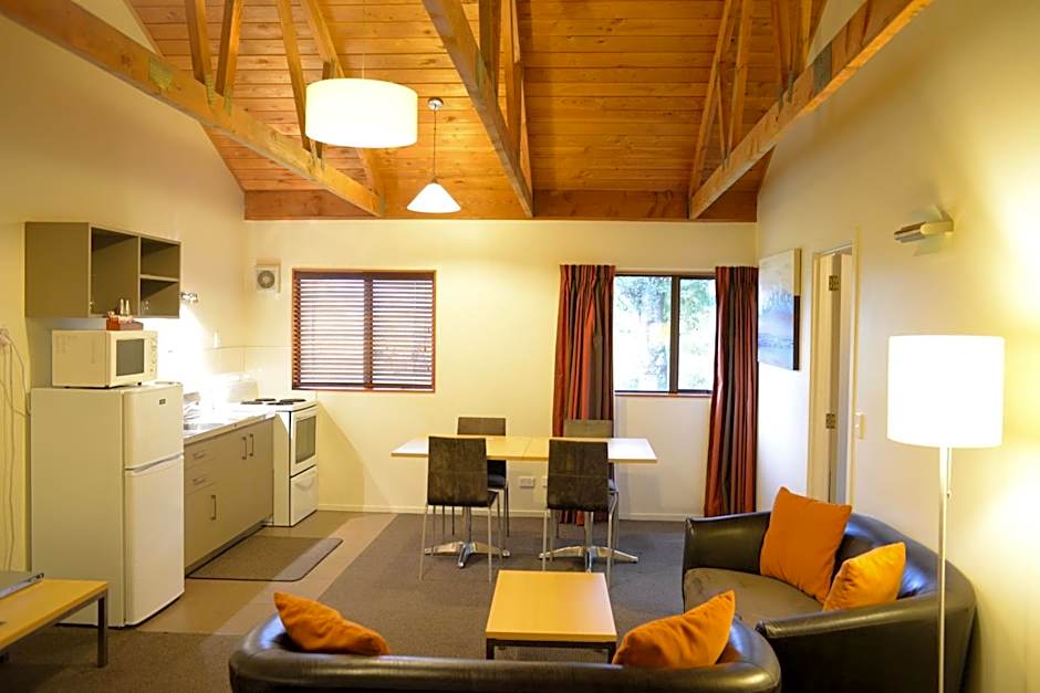 The Hobbit Motorlodge