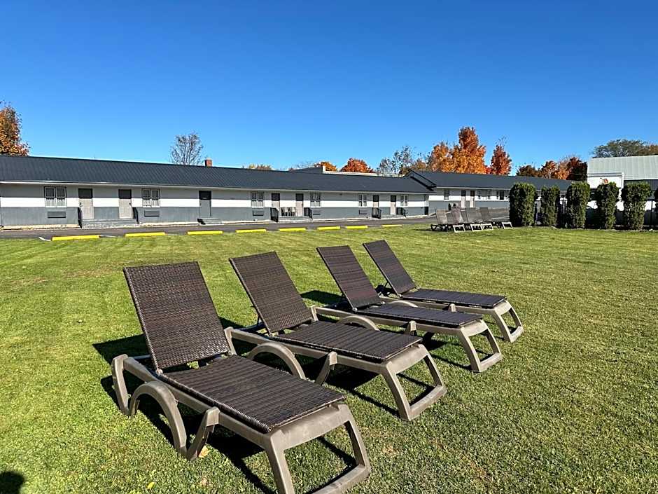 Glengarry Extended Stays