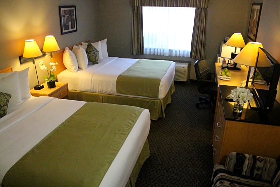 Travelodge by Wyndham Fort McMurray