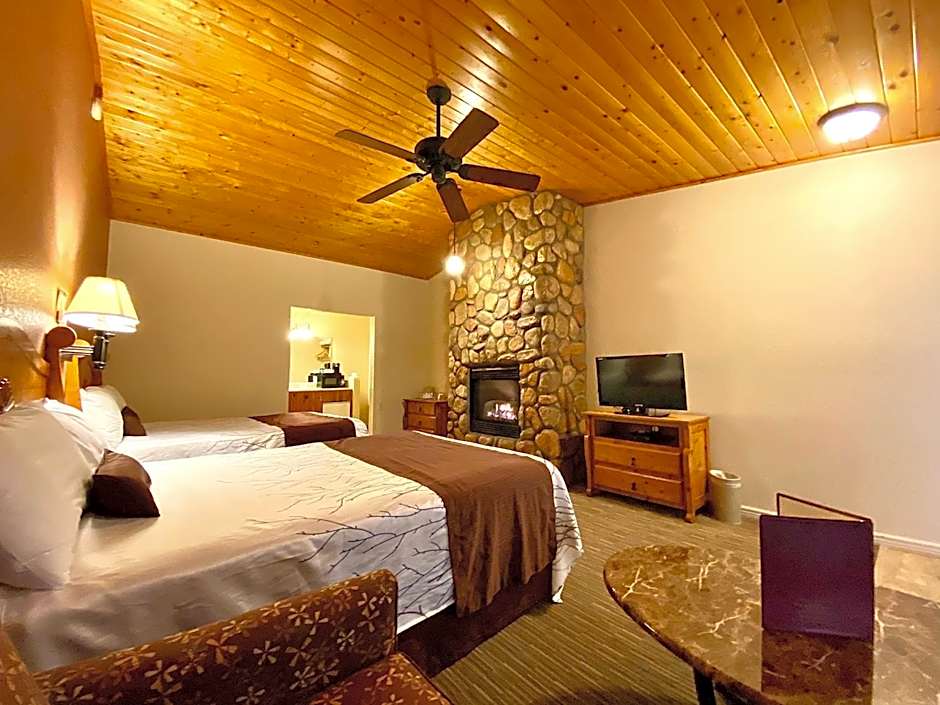 Photo 1 of 2 of Deluxe 2 Queen Beds