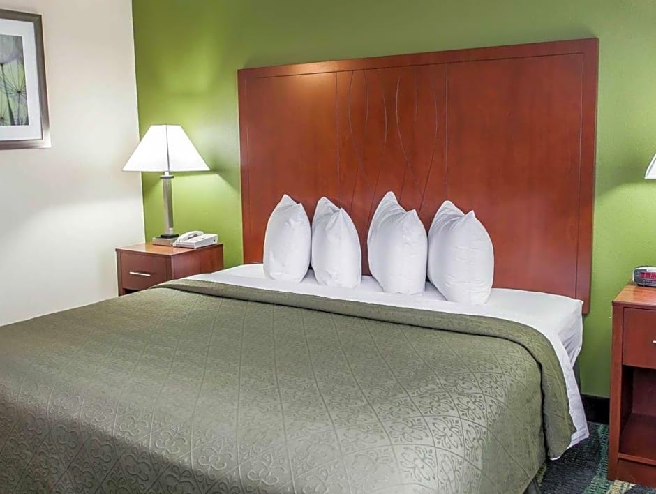 Quality Inn & Suites South Bend Airport