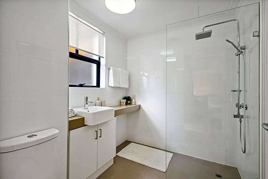 Sleek Northbridge Getaway