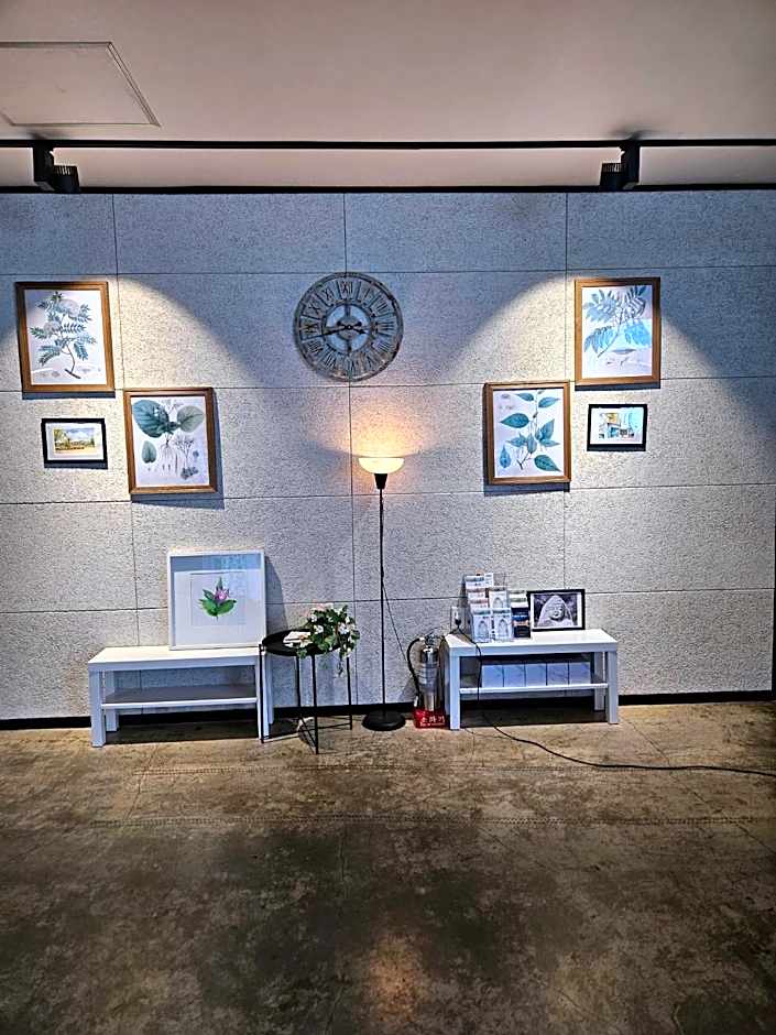 Gyeongju BongwhangMansion