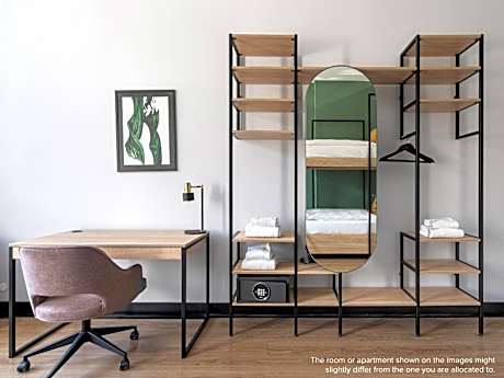 Large 1 Bedroom Apartment with Sofa Bed