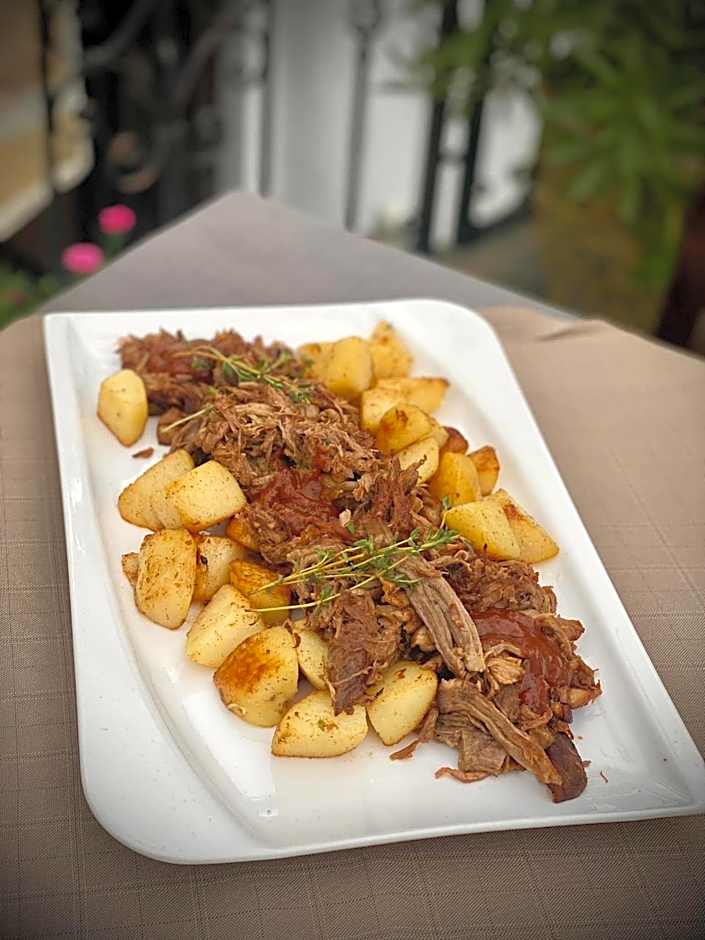 Family Hotel Varosha 2003