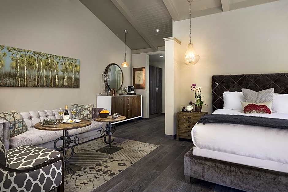 Photo 1 of 4 of Luxury 1 King Bed